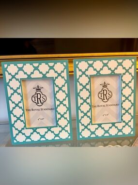 The Royal Standard Turquoise & White Geometric 2 4x6 Picture Frames Set